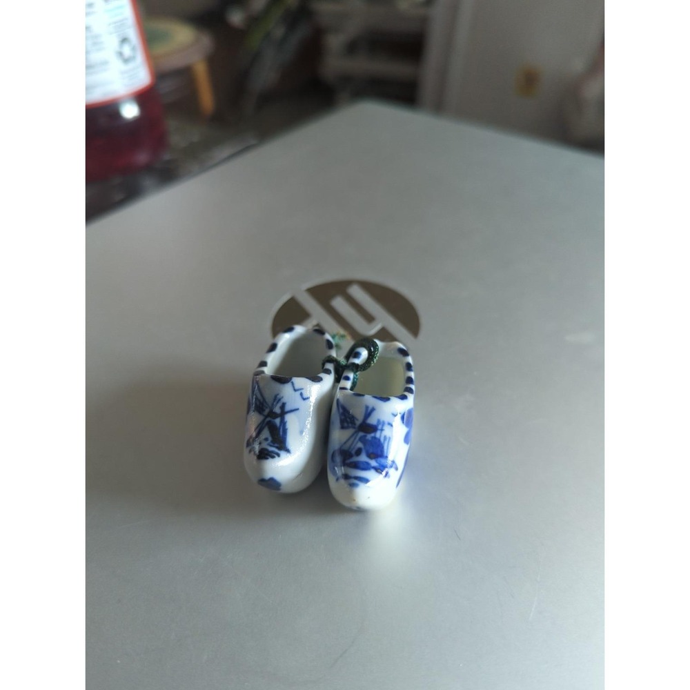 1981 Vintage Delft Blue Pottery  Miniature Mini Clogs Disney World Souvenir